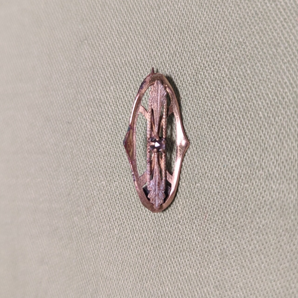 Antique Edwardian two tone pin brooch